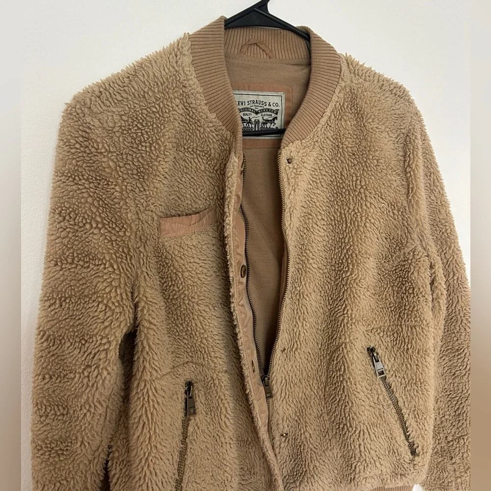 Levi’s Teddy Cozy Jacket - Picture 2 of 6